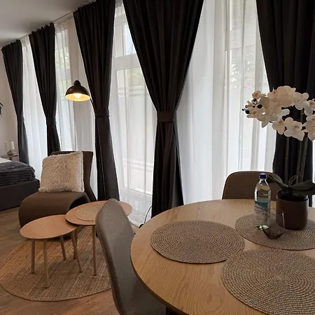 Frundsberg-apartment 公寓 *